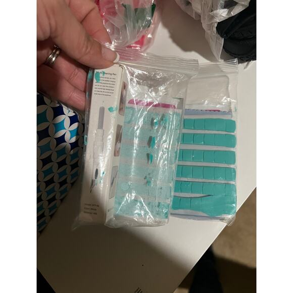 Earbuds Cleaning Pen Kit Compatible Airpods Bluetooth Earbuds Cleaning Putty - Picture 7 of 7